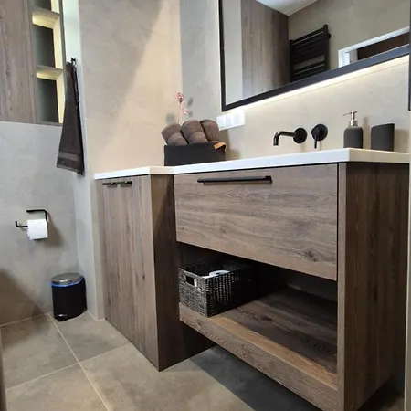 Luxurious Almond Apartment, Self Check-in 24h, Free Parking, Air-conditioning Appartement Poznań