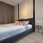 Luxurious Almond Apartment, Self Check-in 24h, Free Parking, Air-conditioning 公寓 *