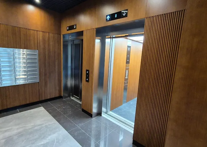 Lejlighed Luxurious Almond Apartment, Self Check-in 24h, Free Parking, Air-conditioning