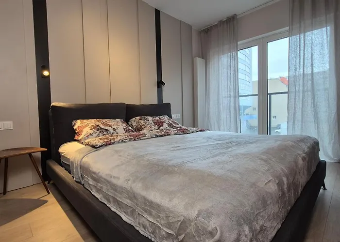 Апартаменты Luxurious Almond Apartment, Self Check-in 24h, Free Parking, Air-conditioning Познань