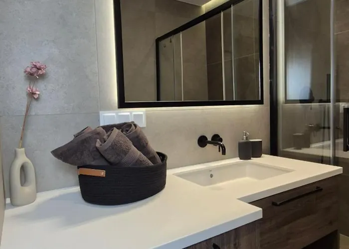 Luxurious Almond Apartment, Self Check-in 24h, Free Parking, Air-conditioning * פוזנן